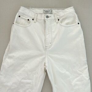 Abercrombie Curve Love 90s Straight Ultra High Rise Jean